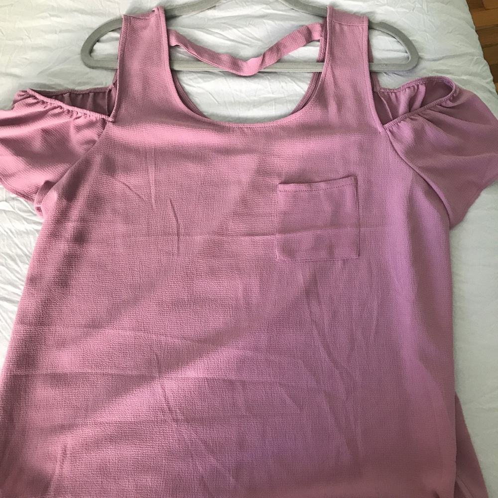 Shoulder cut out top